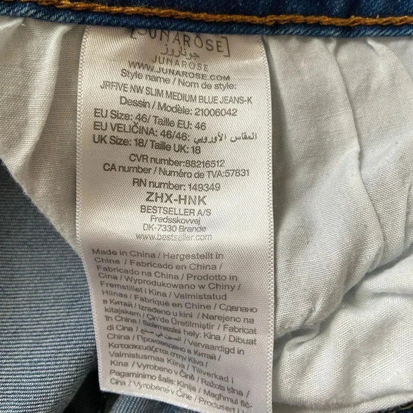 JUNAROSE Slim Stretch Blue Denim Jean Distressed Sz 16 - Picture 3 of 6